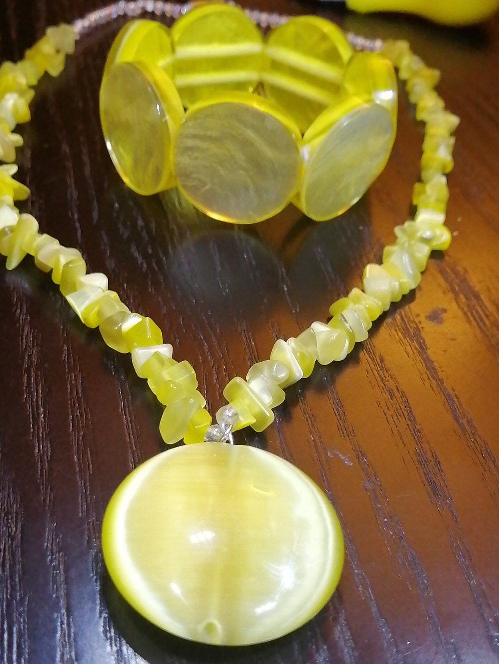 Lemon Moon Glow Pendant Necklace On Magnet Lock and Stretch Bracelet Bundle